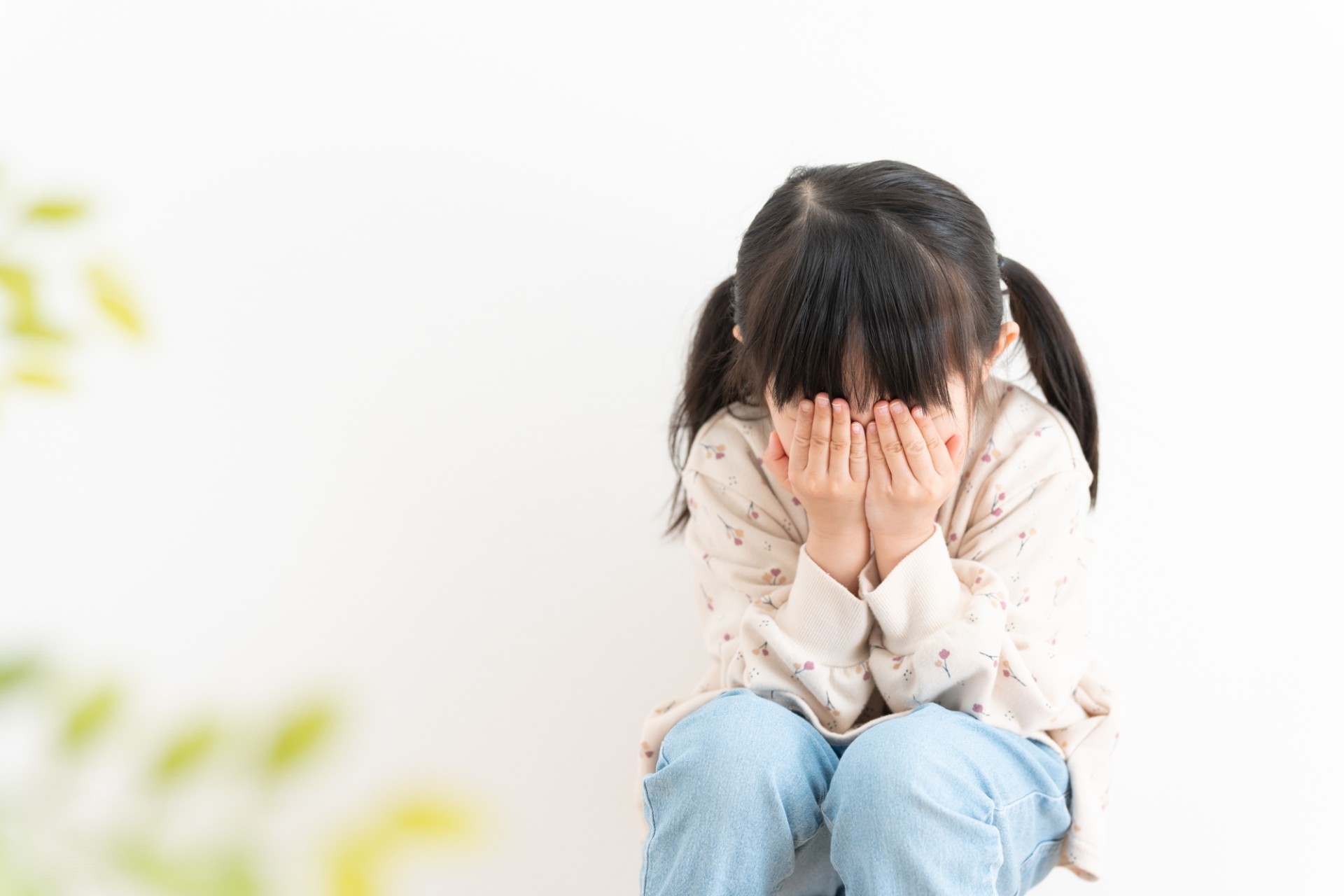 脊柱側弯症の症状とは？原因や治し方についても解説