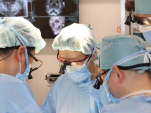 多種多様な口腔疾患、特に先天性疾患の治療に多く携わる中で、幅広い症例経験を積んできました。
