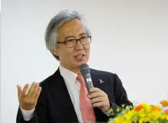 放射線治療とは、手術・抗がん剤治療と並ぶ、 悪性腫瘍の治療法です